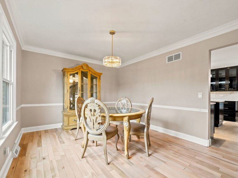 1221 W Sable Drive Addison IL 60101