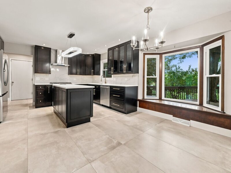1221 W Sable Drive Addison IL 60101