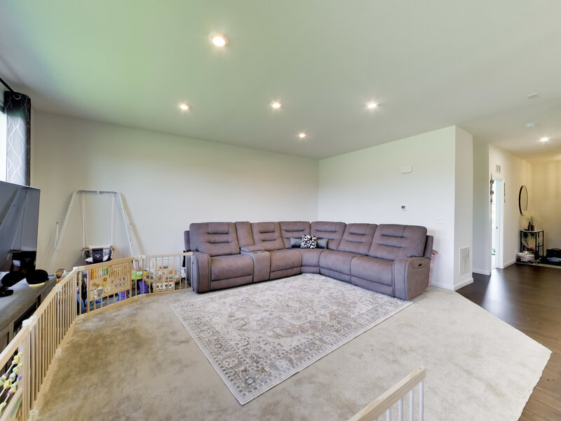 1398 Kessler Drive Mundelein IL 60060