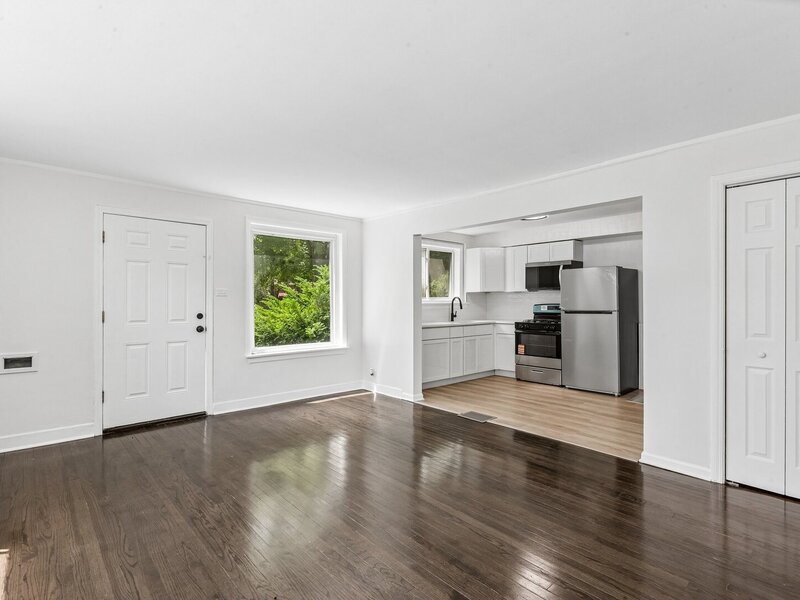 10145 S Bensley Avenue Chicago IL 60617