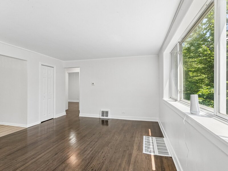 10145 S Bensley Avenue Chicago IL 60617