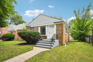 Photo of 10145 S Bensley Avenue Chicago IL 60617