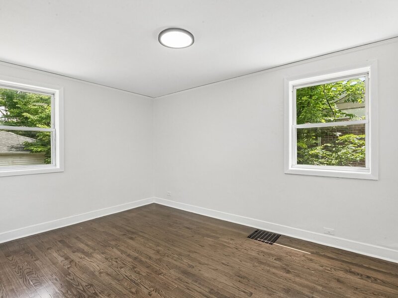 10145 S Bensley Avenue Chicago IL 60617