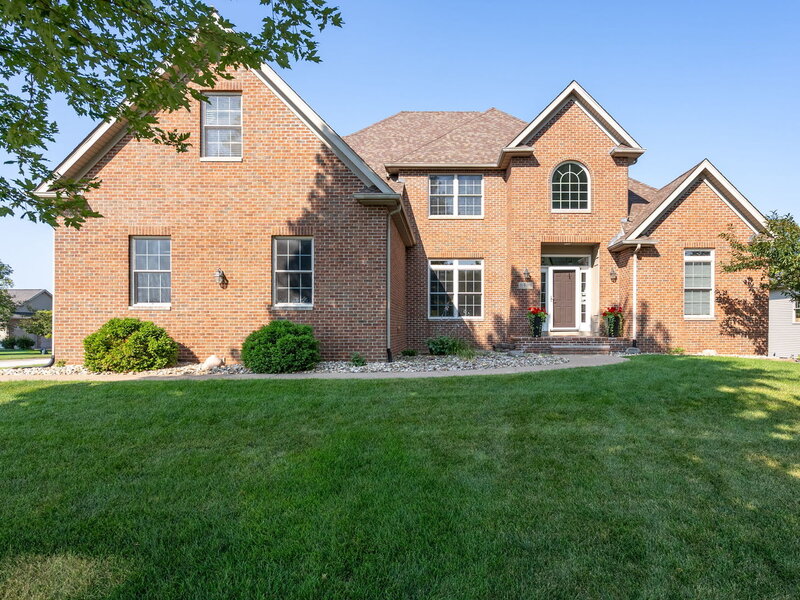 6404 Forest Road Davenport IA 52807