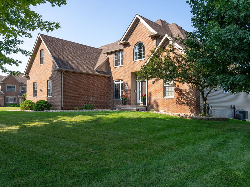 6404 Forest Road Davenport IA 52807