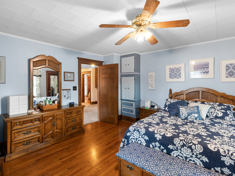 205 E Lincoln Avenue Watseka IL 60970