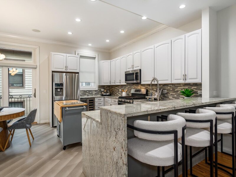 942 W Hubbard Street Chicago IL 60642