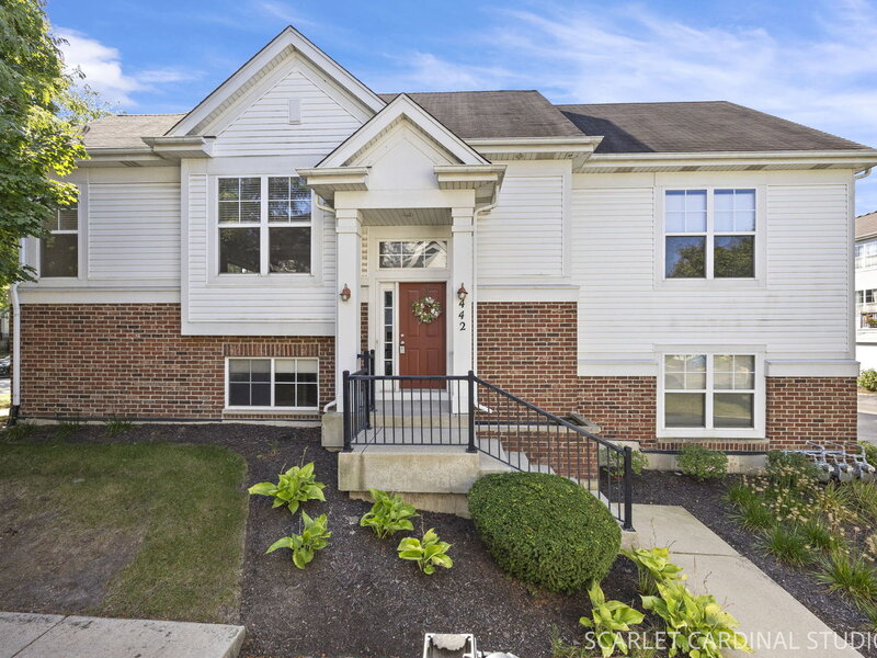 442 Plaza Place Aurora IL 60504