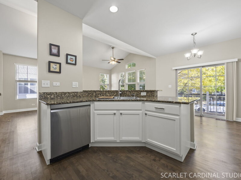 442 Plaza Place Aurora IL 60504