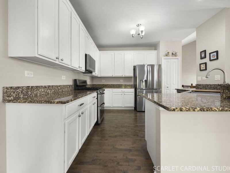 442 Plaza Place Aurora IL 60504