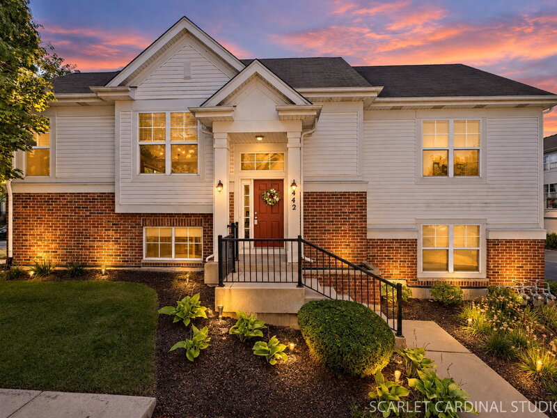 442 Plaza Place Aurora IL 60504
