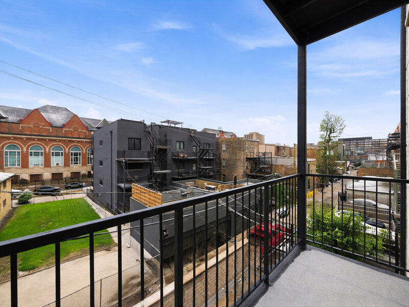1355 N Western Avenue Chicago IL 60622