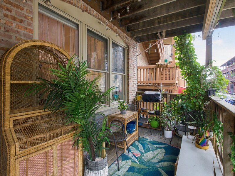 827 W Lawrence Avenue Chicago IL 60640
