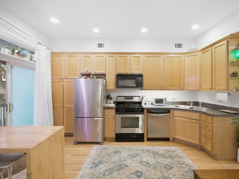 827 W Lawrence Avenue Chicago IL 60640