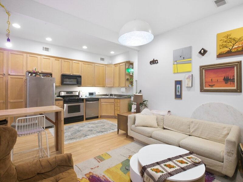 827 W Lawrence Avenue Chicago IL 60640