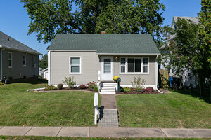 Photo of 244 W 31st Street Davenport IA 52803