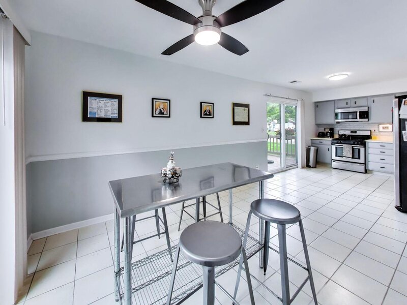 1720 E Shannon Lane Palatine IL 60074