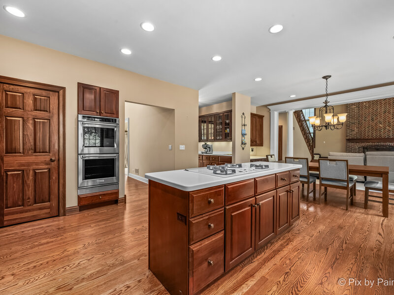 1105 Thoroughbred Circle St. Charles IL 60174