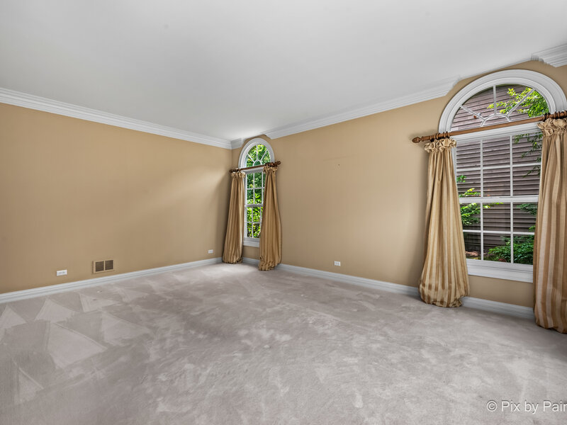 1105 Thoroughbred Circle St. Charles IL 60174