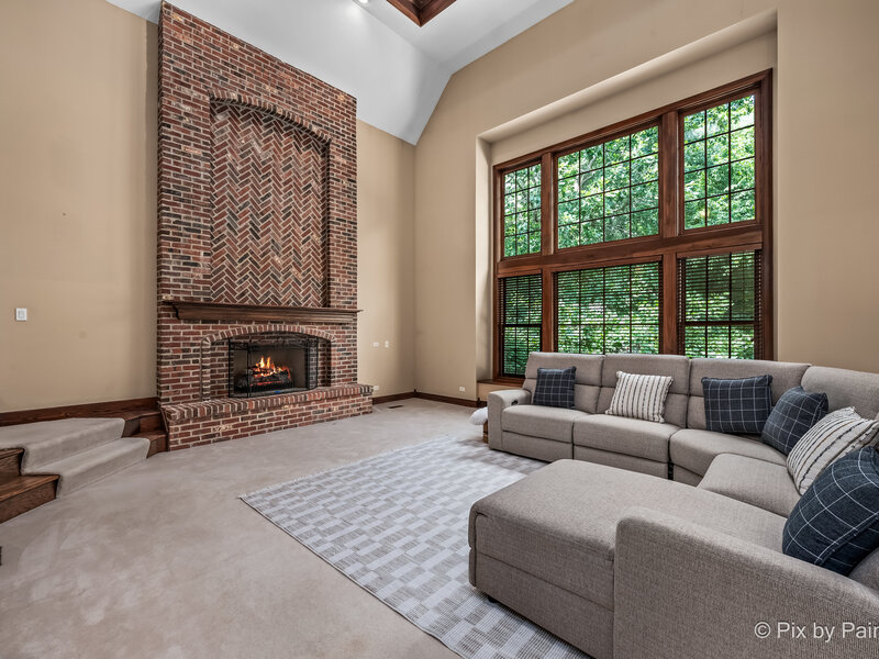 1105 Thoroughbred Circle St. Charles IL 60174