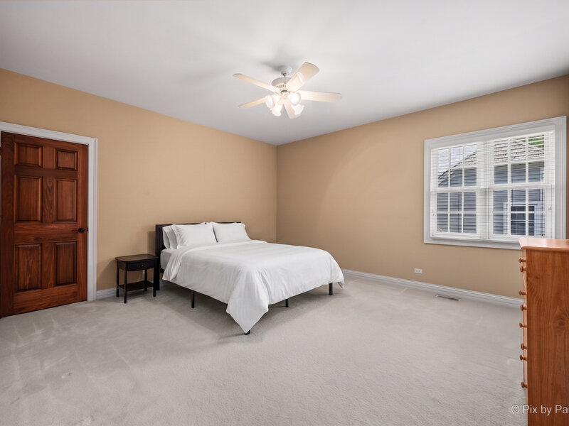 1105 Thoroughbred Circle St. Charles IL 60174