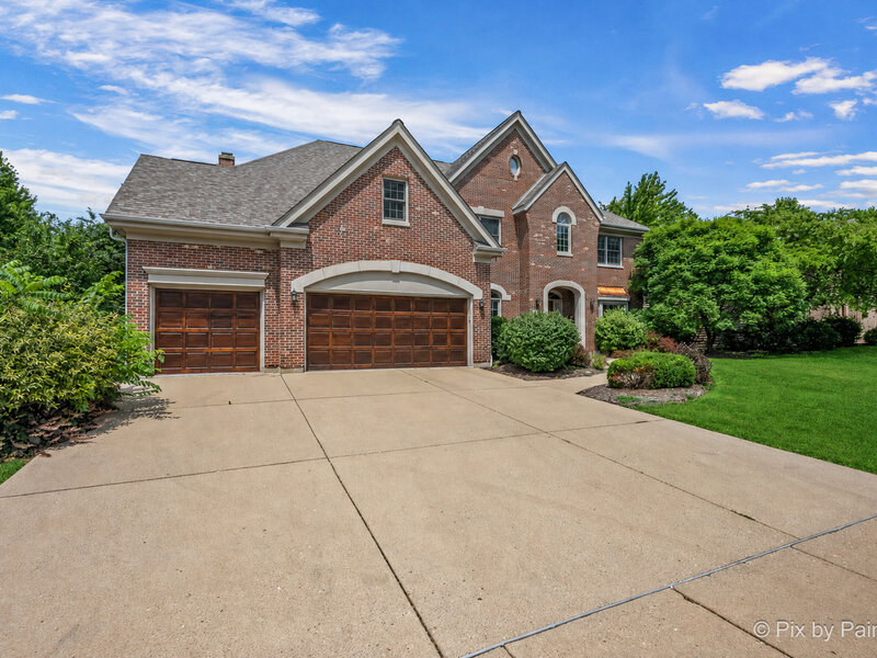1105 Thoroughbred Circle St. Charles IL 60174