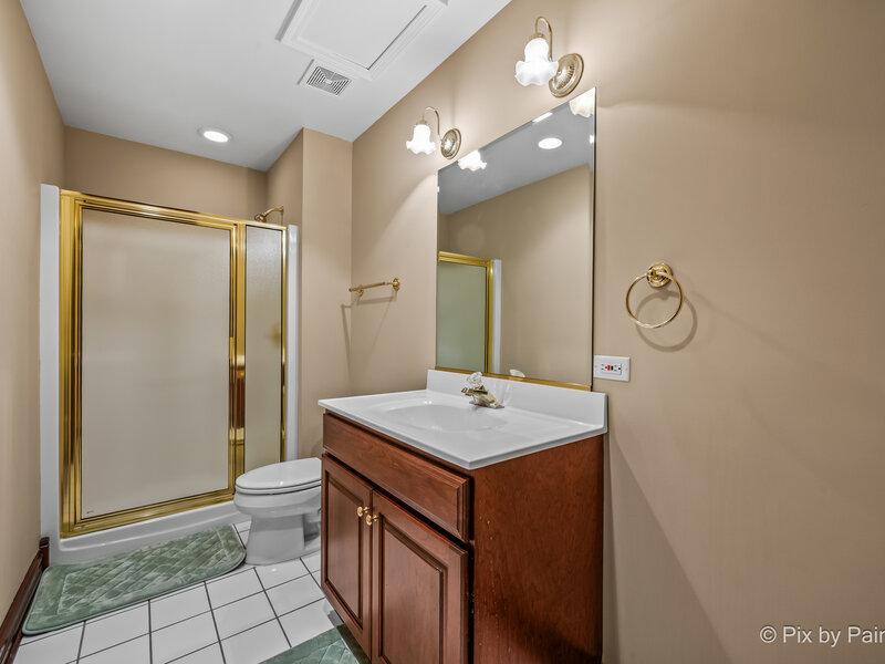 1105 Thoroughbred Circle St. Charles IL 60174
