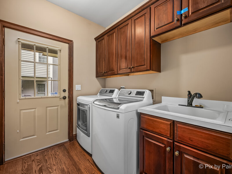 1105 Thoroughbred Circle St. Charles IL 60174