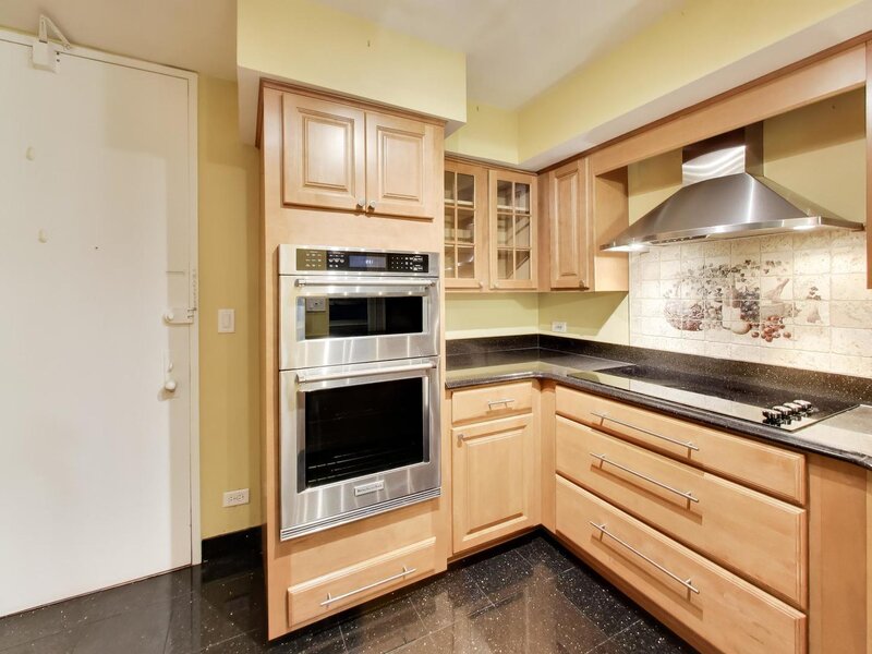 201 E Chestnut Street Chicago IL 60611