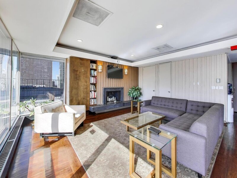 201 E Chestnut Street Chicago IL 60611