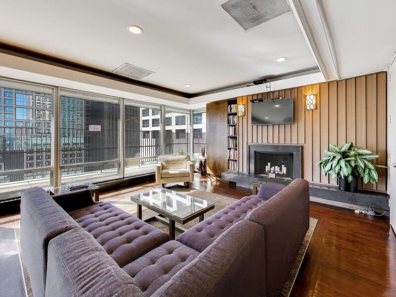 201 E Chestnut Street Chicago IL 60611