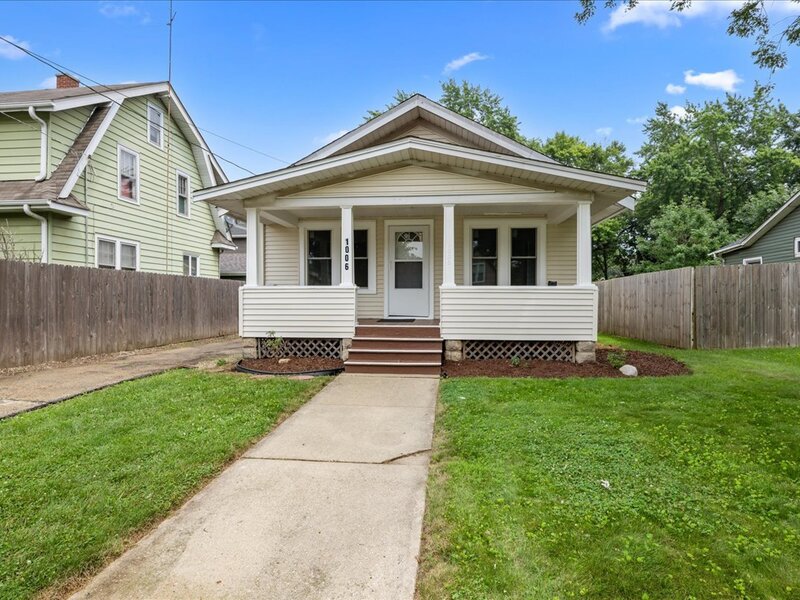 1006 S 4th Street Aurora IL 60505