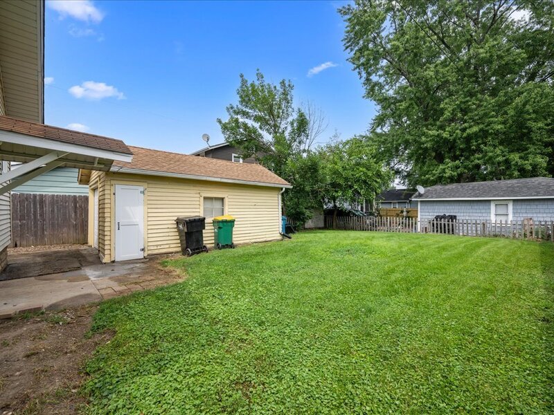 1006 S 4th Street Aurora IL 60505