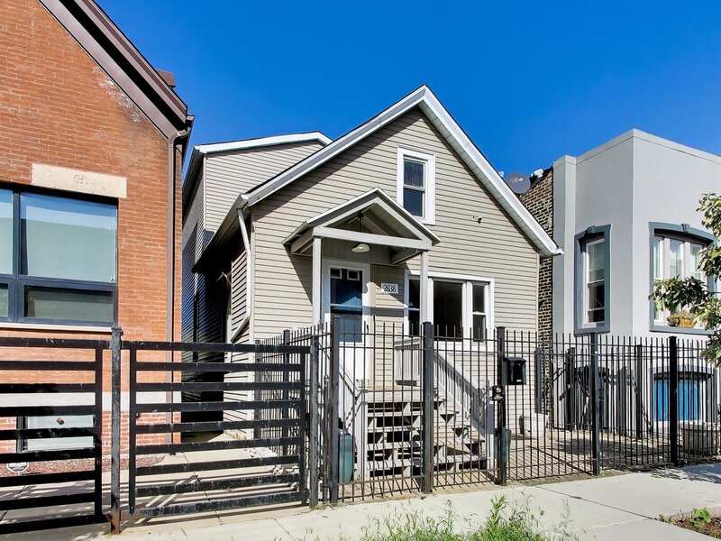 2638 W Grand Avenue Chicago IL 60612