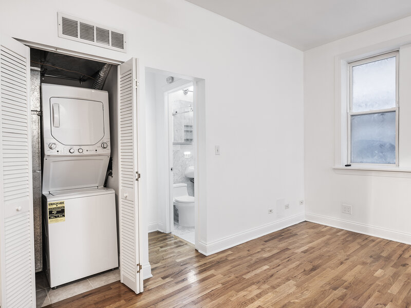 6812 N Wayne Avenue Chicago IL 60626