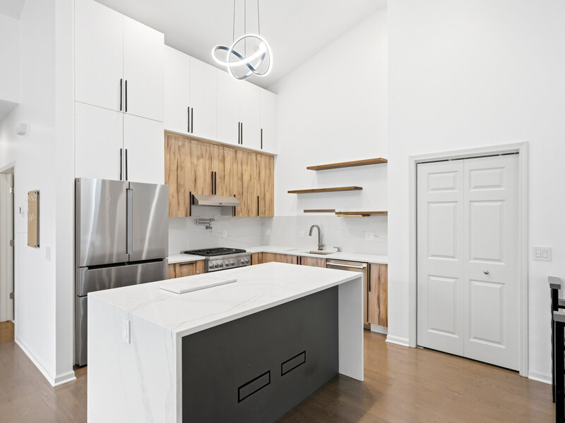 60 E Hattendorf Avenue Roselle IL 60172