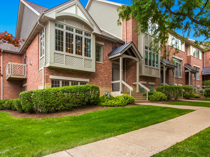 60 E Hattendorf Avenue Roselle IL 60172