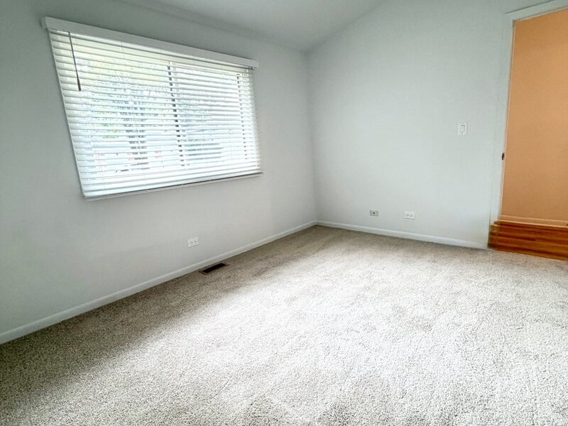 658 Rosner Drive Roselle IL 60172