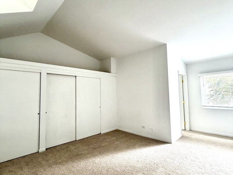 658 Rosner Drive Roselle IL 60172