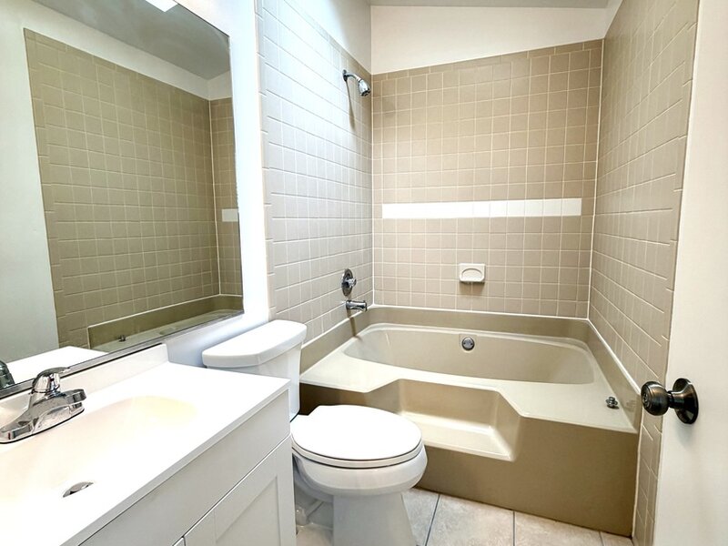 658 Rosner Drive Roselle IL 60172