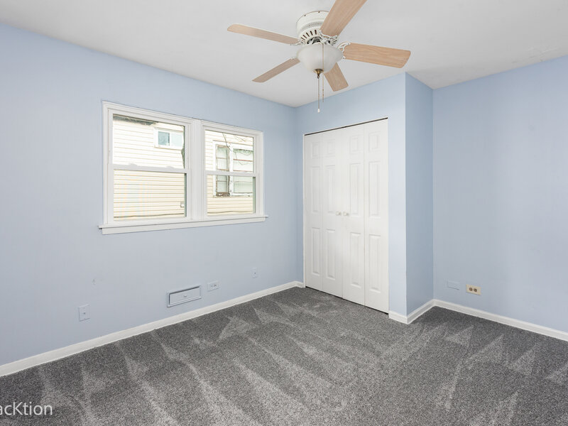 571 S Smith Boulevard Aurora IL 60505