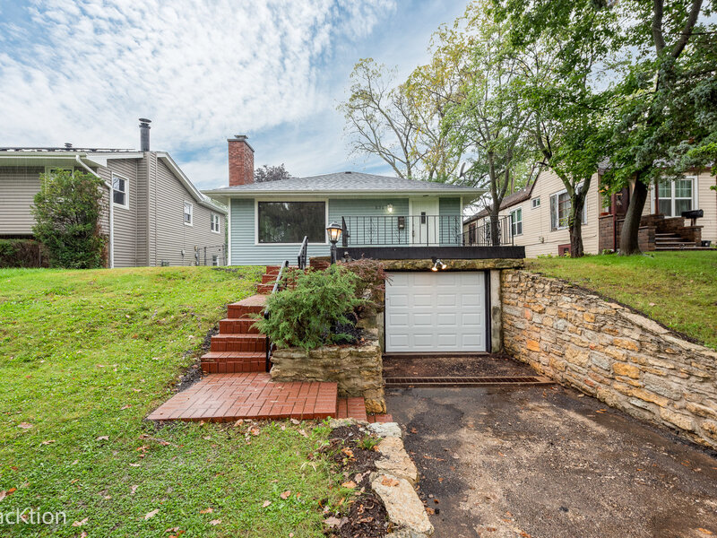 571 S Smith Boulevard Aurora IL 60505