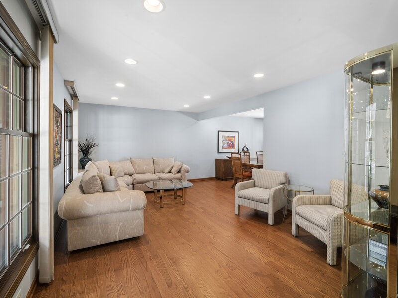 3220 N Volz Drive Arlington Heights IL 60004