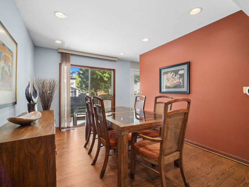 3220 N Volz Drive Arlington Heights IL 60004
