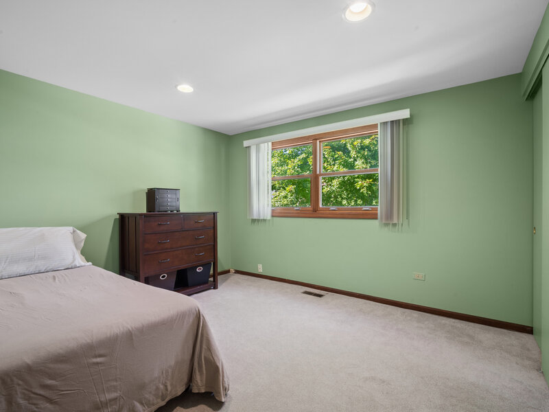 3220 N Volz Drive Arlington Heights IL 60004