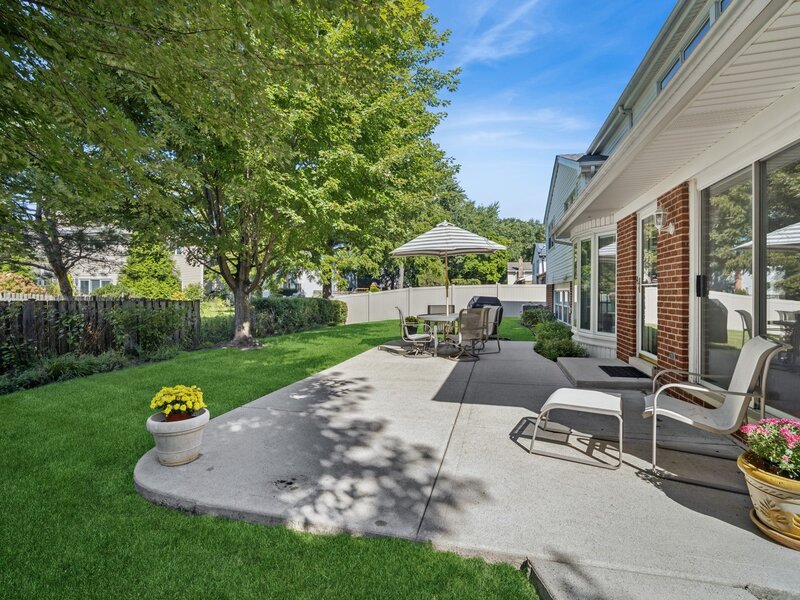 3220 N Volz Drive Arlington Heights IL 60004