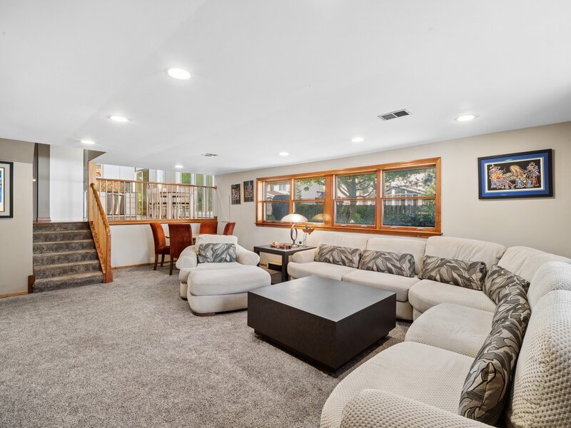 3220 N Volz Drive Arlington Heights IL 60004