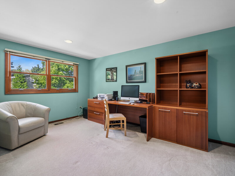 3220 N Volz Drive Arlington Heights IL 60004