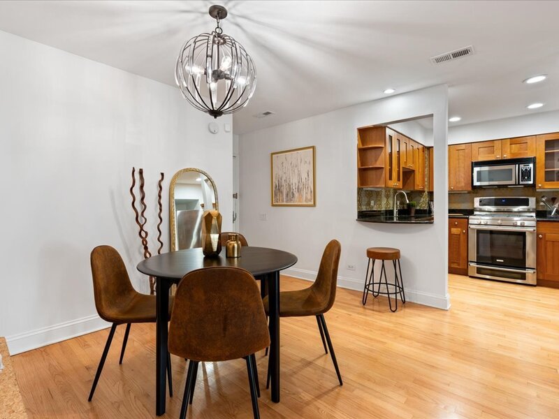 2045 N Larrabee Street Chicago IL 60614