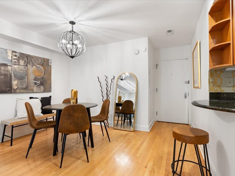 2045 N Larrabee Street Chicago IL 60614